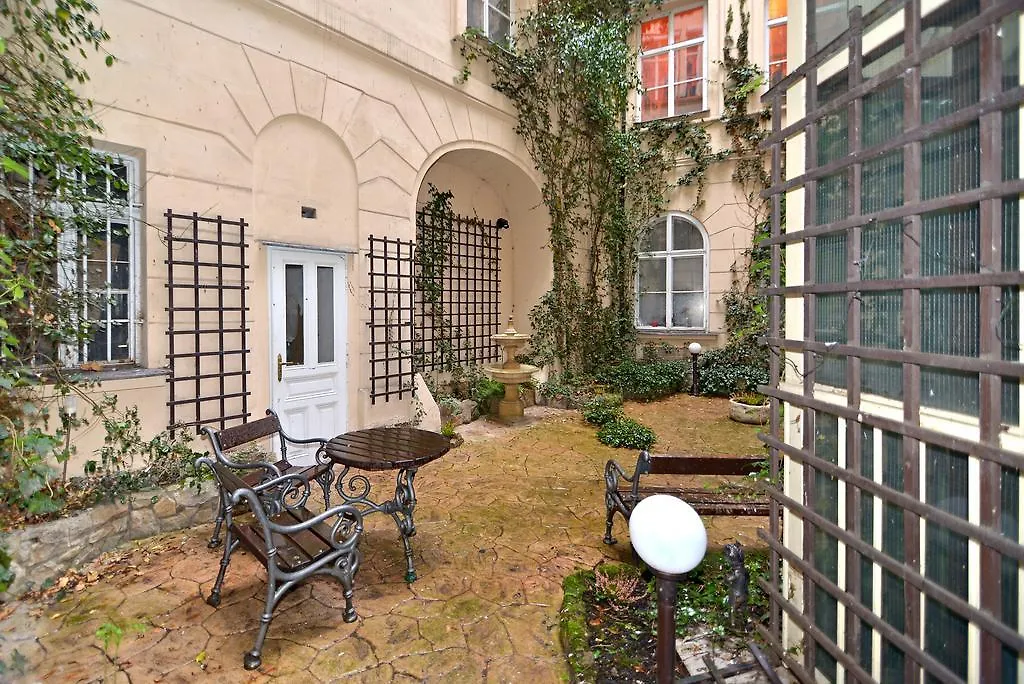 Historic Centre Apartments IV Πράγα
