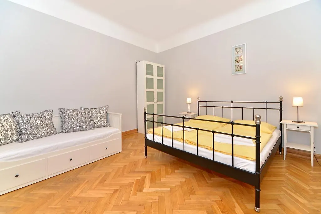 Historic Centre Apartments IV location